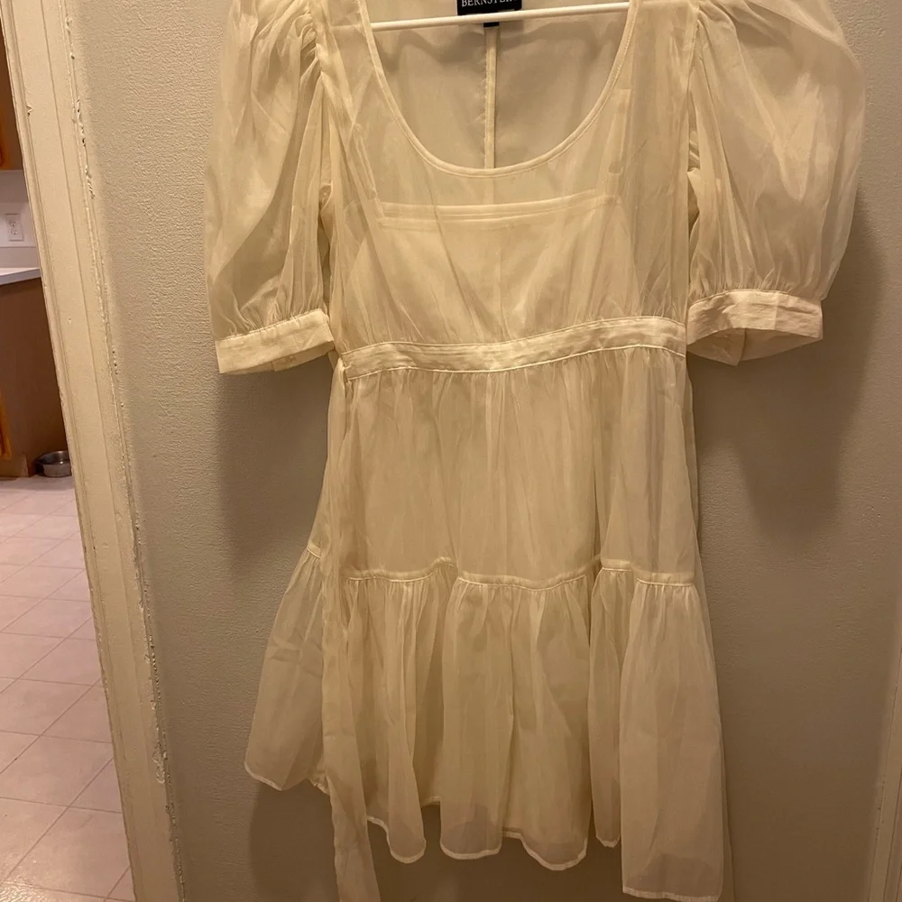 Danielle Bernstein for Macy’s organza white cloud dress - Picture 4 of 4